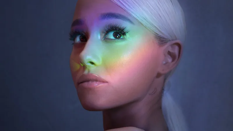 阿丽亚娜·格兰德没有眼泪哭了