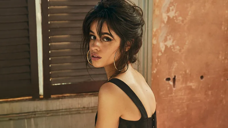 流行歌手卡米拉·卡贝洛