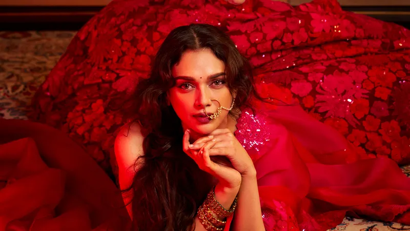 Aditi Rao Hydari红色美学