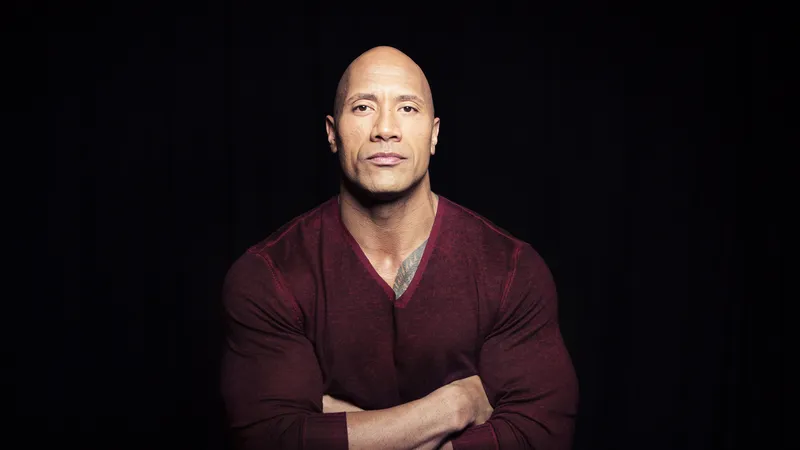 Dwayne Johnson黑色背景